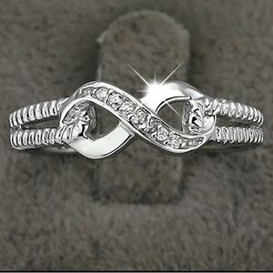 Elegant Silver Infinity Ring